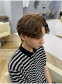 スーツ短髪ツーブロック束感シークレットパーマ流行