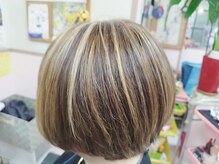 ハッチ美容室の雰囲気（メッシュ全体＋酸トリートメント）