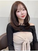 ミディアムレイヤーカット内巻き顔まわりレイヤーカット