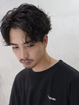 バイフィフス 原宿/表参道(by fifth) センターパートシャドウパーマスパイラルパーマ大人メンズヘア