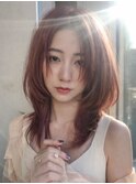 ピンクベージュ顔周りレイヤーミディアムロング_F1586