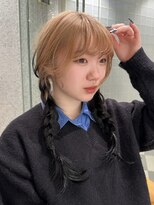 マロ(MALo)&nbsp;ベージュ×ブラックのルーツカラー