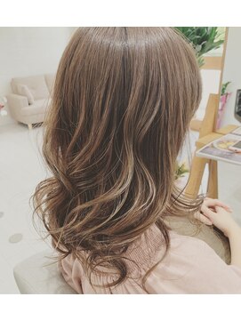 ミミフルール(mimi fleur) 夏の柔らかアッシュベージュ