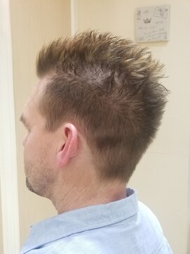 アッシュ 中目黒店(Ash) 30、40代からの刈り上げベリーショート