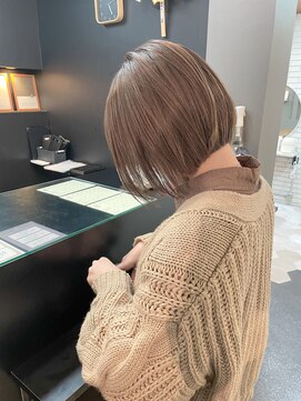 アン シュシュ(un chouchou) 中明度ミルクティー