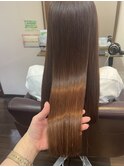 サラツヤストレートロング
