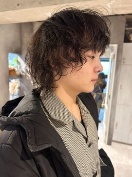 ティダスマイル(tida smile) 波巻き束感マッシュツーブロックスパイラルアッシュブラック