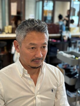 ザマンリバレッジニューヨーク(THE MAN LeverageNewYork) 大人海外メンズミリタリーアーミーフェードカット：尾上　雄輝