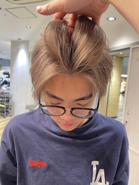 フィゼル あべのルシアス店(Aujua fizelle) ワンブリーチのベージュカラー