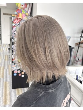 アフューズバイストゥー(Vfuse by StueW) 外ハネボブ×ベージュ/髪質改善/インナーカラー/白髪ぼかし