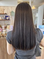 サリュー バイ イザ(Salut by IZA)&nbsp;ダークブラウンカラー似合わせカットセミロング