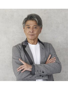 モッズヘア MEN 横浜元町店 グレイへアを活かした七三スタイル