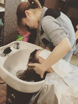 ハーティス(HEARTiS)の写真/リフレッシュしたい方へ!頭皮の汚れを落とし頭皮環境を整えて、髪の芯から美しく♪癒しのサロンタイムを◎