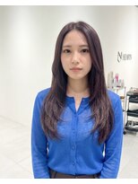 ハーツオオサカ(HE:ARTS OSAKA)&nbsp;センターパートで大人感ロングレイヤースタイル
