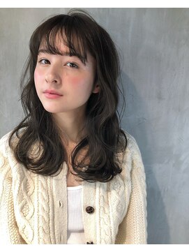 ヌイ 横浜(nui) オリーブグレージュ_ホワイトアッシュコンマヘアエアリーミディ