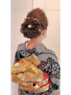 パリスパート2 振袖 編み込み 可愛い 花 シニヨン ヘアアレンジ