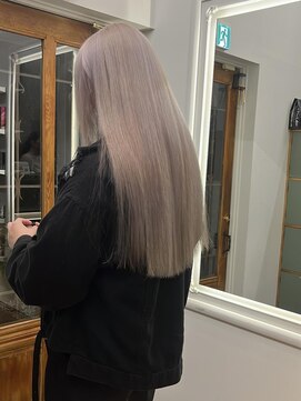 ログ オモテサンドウ(L.O.G OMOTESANDO) 『 ケアブリーチ 』ペールアッシュ 10代20代 表参道