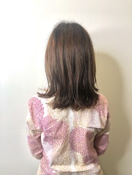 ゼンドットカラスマ(Zen.karasuma) 白髪を活かしたハイライト×グレージュカラー