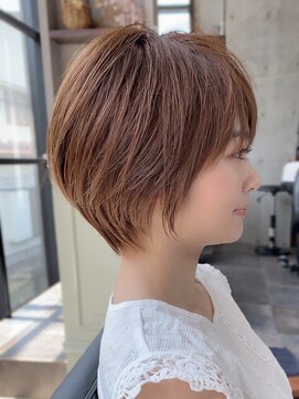 ザシー オモテサンドウ(The C) 20代30代40代ナチュラル大人可愛いレイヤースタイル