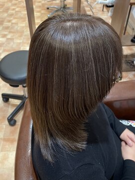 アイニ 河内小阪店(aini) 白髪ぼかしカラー白髪ぼかしハイライト大人ショート30、40、50代