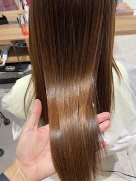 アーティック ヘア ディーヴァディーヴォ テスタ(ARTIC HAIR DIVA DIVO TESTA) もうクセ毛に悩まない！縮毛矯正で手にいれるサラサラ美髪