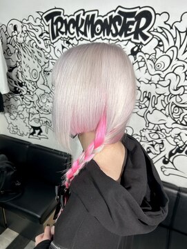 トリックストア(TRICK STORE) 【心斎橋】ホワイトカラー　ピンクカラー