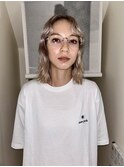 ベージュ