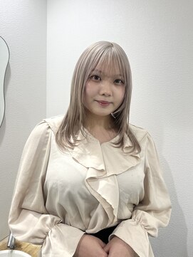 モニカ 栄店(MONIQA) ホワイトベージュ