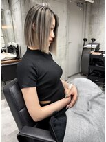 アコ(Aco)&nbsp;★スクエアボブに映えるシャドウルーツバレイヤージュデザイン★