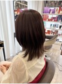 くびれミディアムレイヤースタイル