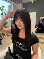 アム(amu)&nbsp;レイヤーカット/レイヤーロング/暗髪/地毛風カラー