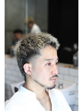 キングスマントーキョー 三鷹店(KINGSMAN TOKYO) アップバング / ツーブロック / スキンフェード[三鷹/バーバー]