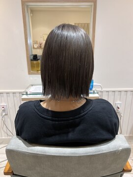 アコバイネオリーブ(aco by Neolive) 切りっぱなしボブ×グレー