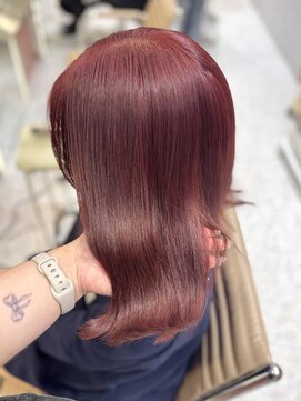 ルームバイシー 新宿(Loom. by Sea) 〇チェリーピンク×クラゲヘア[レイヤーカット]