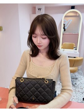 ボタン コロン 表参道 原宿(VOTAN COLON) くびれミディアム/レイヤーカット/顔まわりカット