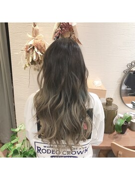 メレット(Meret) 自分だけの特別カラー~ホワイティーベージュ~