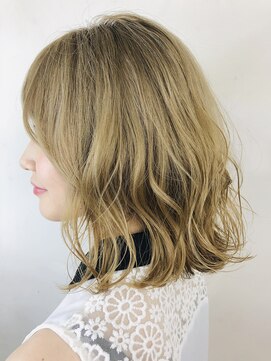 レンジシキチジョウジ (RENJISHI KICHIJOJI) ハイトーン無造作カールボブ［RENJISHI KICHIJOJI］