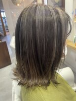 アイズウェスト(I's WEST)&nbsp;似合わせカット/ハイライト/グレージュカラー/函館