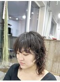 ミディアムウルフパーマトリートメント前髪有暗髪似合わせカット