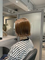 オナー(honor)&nbsp;20代30代40代外ハネアッシュグレージュ肩ライン耳掛け