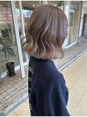 ホワイティーグレージュ