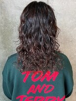 セル(CELL)&nbsp;ウェーブパーマ　セミロング　簡単スタイリング　ハードパーマ