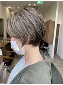 大人ショートボブセンターパートミニボブハイライト耳かけ恵比寿