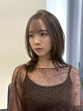 ループスケア(Roops CARE) 長さキープでも印象チェンジ◎顔まわりレイヤースタイル　宇佐見