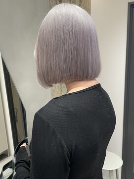 ソル 栄矢場町(SOL) シルバーカラー/ミニマルボブ/ホワイトシルバー