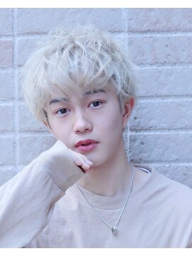 コンフィデンス 新宿3rd(confidence) 韓流 韓国 ホワイトカラー