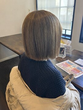 アンジュール グランデ(UNJOUR GRANDE) 細めハイライト