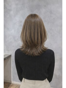 ノル(nol.) くびれミディアム×ナチュラルベージュ透明感スタイル