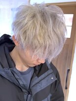 ブレイズヘアー(BLAZEhair)&nbsp;【クセ毛を活かしたスタイル】ホワイトベージュ×ブリーチ2回