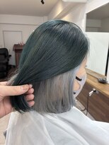トーン バイ キャラ 池袋(TONE by Chara) インナーカラー/ホワイトシルバーカラー/ブルーシルバー【池袋】
